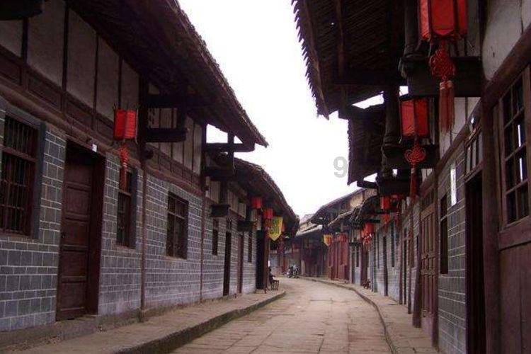 成都有哪些值得推荐的景点或旅游线路？